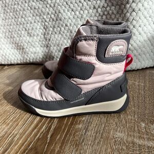 NWOT Sorel Whitney II Strap Waterproof Winter Snow Boot in Pink/Gray. Size 12
